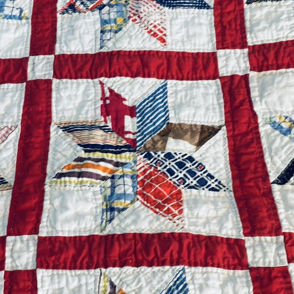 READ Vintage Handmade Star Patchwork Quilt 59x79 Red‎ White Multicolor Cotton